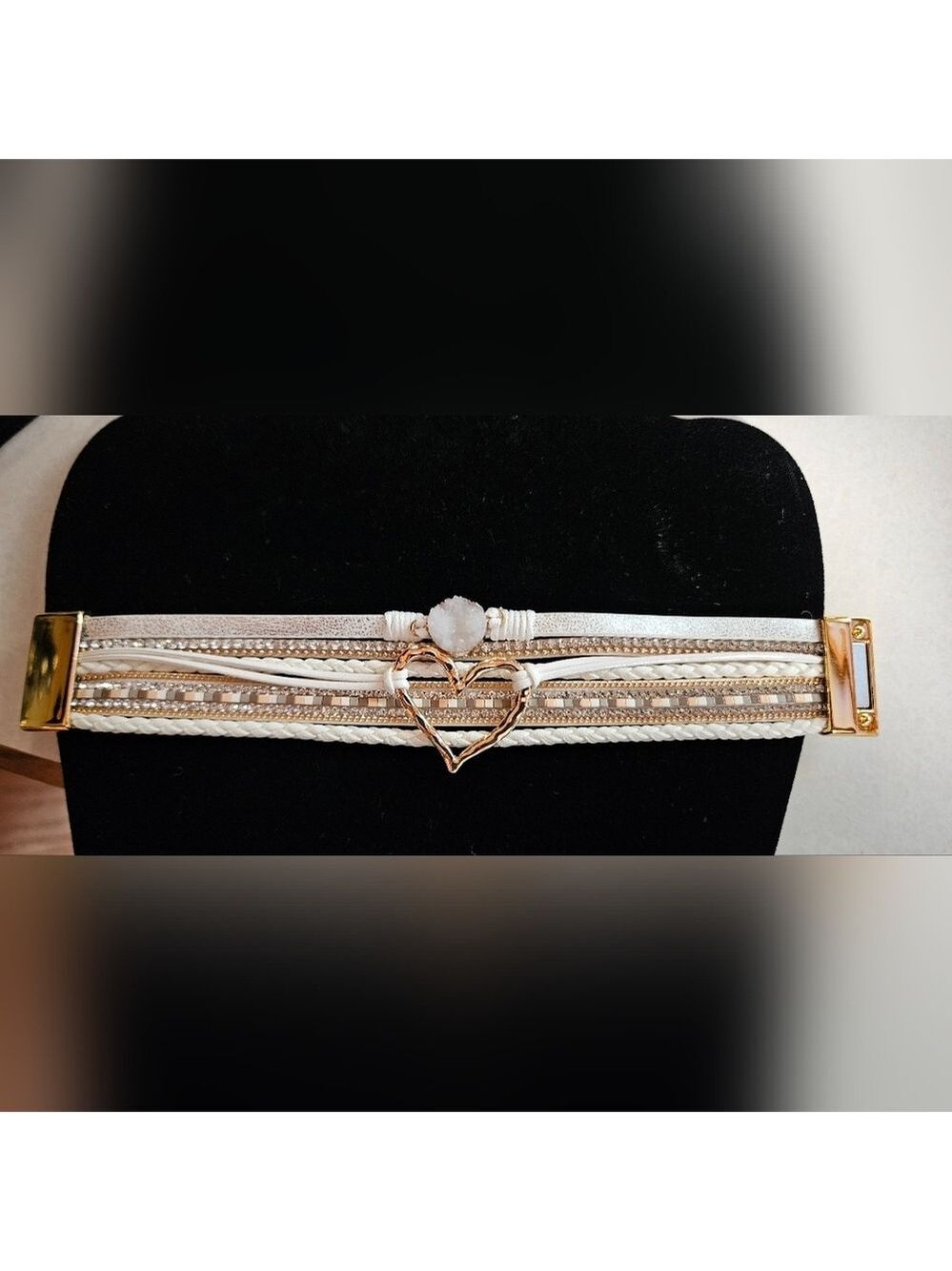 Elegant White and Gold Heart Layered Bracelet OS - Picture 3 of 4